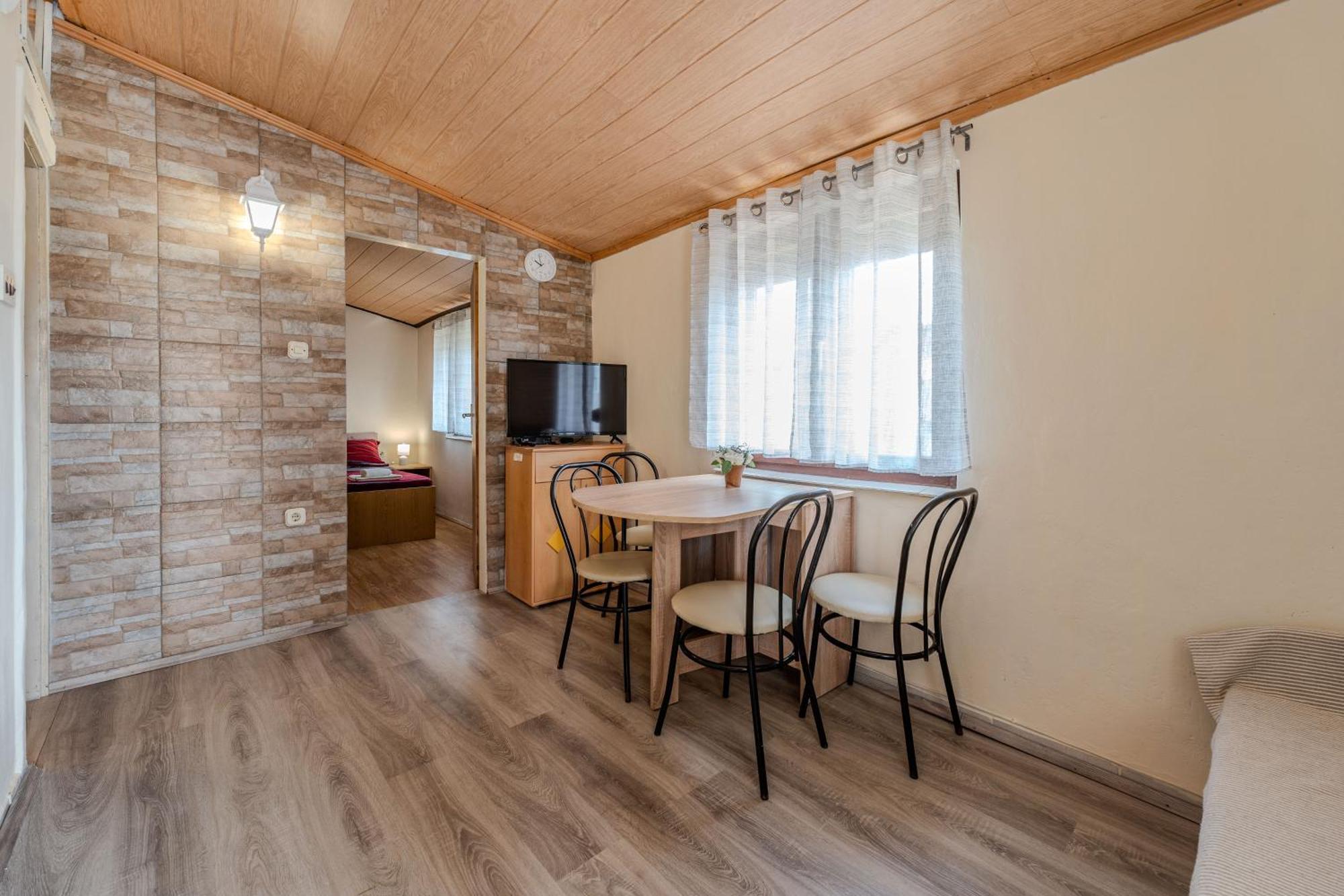 Apartmani Prpic Vir Eksteriør bilde